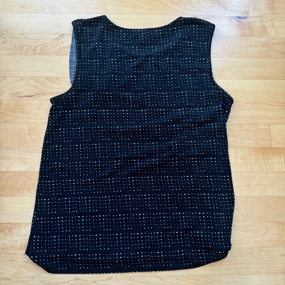 Banana republic polka dot blouse. - Picture 6 of 6